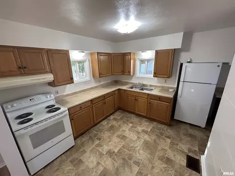 212 Ann Dr, Tallula, IL 62688 photo 9