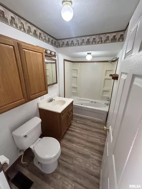 212 Ann Dr, Tallula, IL 62688 photo 8