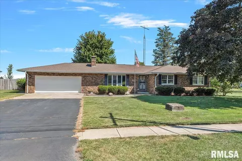 1236 N 7th St, Riverton, IL 62561