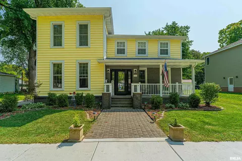 510 College Ave, Lincoln, IL 62656