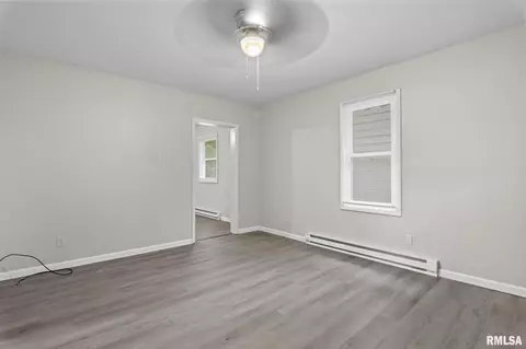 831 S 14th St, Springfield, IL 62703 photo 9