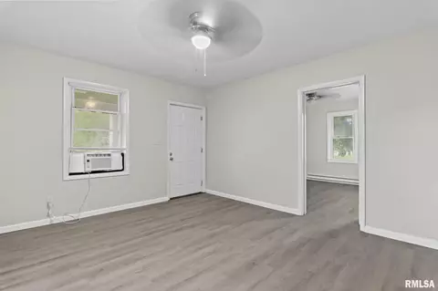 831 S 14th St, Springfield, IL 62703 photo 15