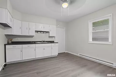 831 S 14th St, Springfield, IL 62703 photo 12