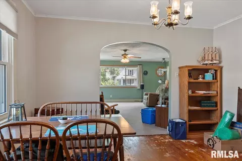 Dining - 1405 Monument Ave, Springfield, IL 62702 photo 2 of 2