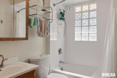 Bath - 1405 Monument Ave, Springfield, IL 62702 photo 1 of 2