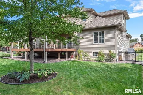 Exterior - 1801 Blue Stone Dr, Springfield, IL 62711 photo 6 of 8