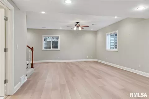Living - 1801 Blue Stone Dr, Springfield, IL 62711 photo 9 of 11