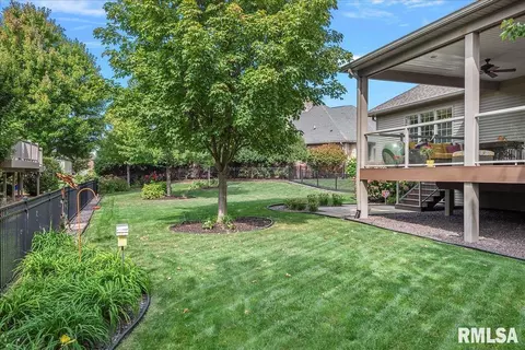 Exterior - 1801 Blue Stone Dr, Springfield, IL 62711 photo 7 of 8