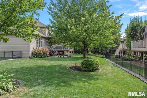 Exterior - 1801 Blue Stone Dr, Springfield, IL 62711 photo 5 of 8