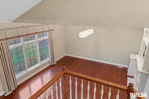 Living - 1801 Blue Stone Dr, Springfield, IL 62711 photo 4 of 11