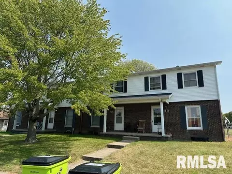 4 Eisenhower Dr, Jacksonville, IL 62650