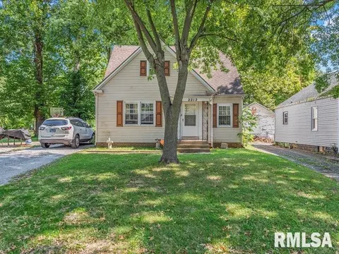 2212 S 13th St, Springfield, IL 62703 photo 2
