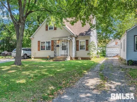 2212 S 13th St, Springfield, IL 62703