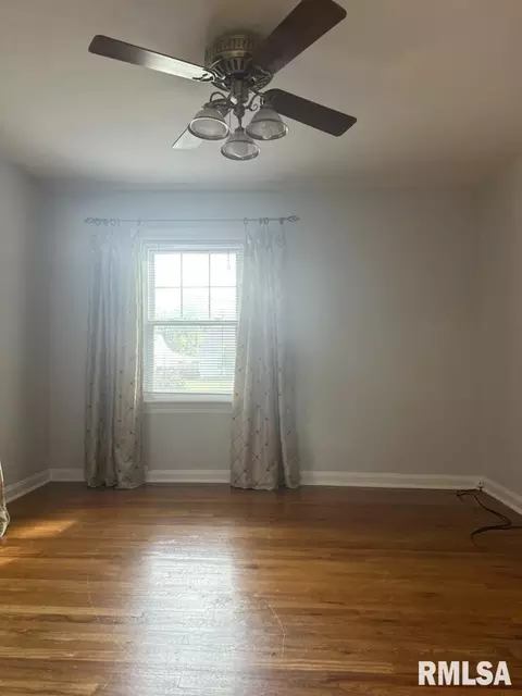 Bedroom - 2029 S Whittier Ave, Springfield, IL 62704 photo 4 of 6