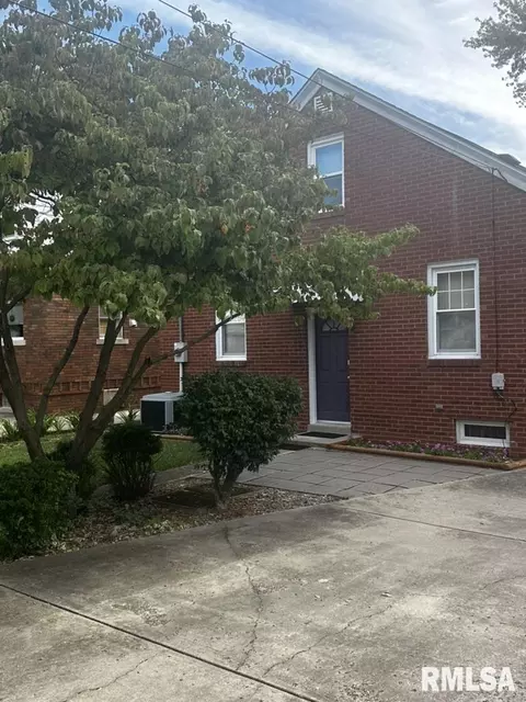 Exterior - 2029 S Whittier Ave, Springfield, IL 62704 photo 2 of 4