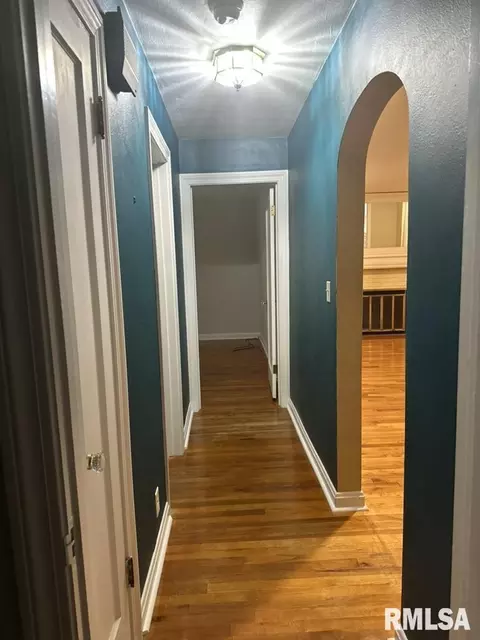 Entry Way - 2029 S Whittier Ave, Springfield, IL 62704 photo 1 of 1