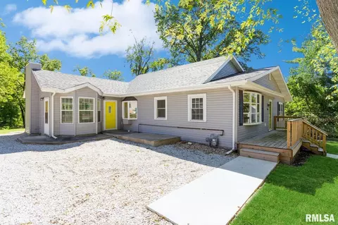 916 E Madison St, Riverton, IL 62561 photo 14