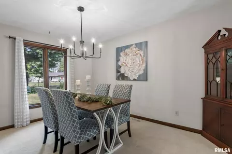 Dining - 1101 Green Meadow Ln, Springfield, IL 62712 photo 1 of 5