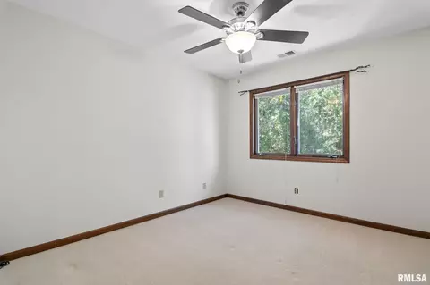 Bedroom - 1101 Green Meadow Ln, Springfield, IL 62712 photo 9 of 11