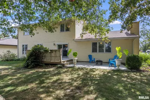 Exterior - 1101 Green Meadow Ln, Springfield, IL 62712 photo 5 of 7