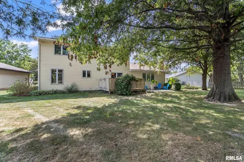 Exterior - 1101 Green Meadow Ln, Springfield, IL 62712 photo 6 of 7
