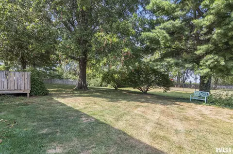 Exterior - 1101 Green Meadow Ln, Springfield, IL 62712 photo 7 of 7