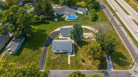 731 Palmer Ave, Lincoln, IL 62656