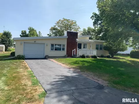 404 S Fulton St, Avon, IL 61415