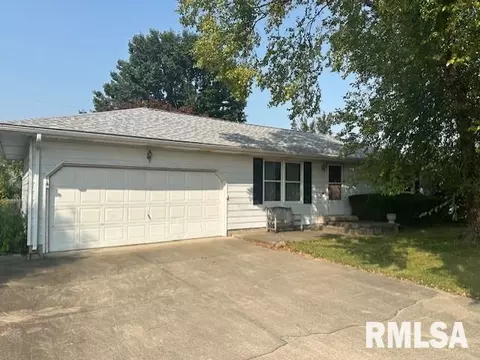 1012 W Hall Dr, Jacksonville, IL 62650