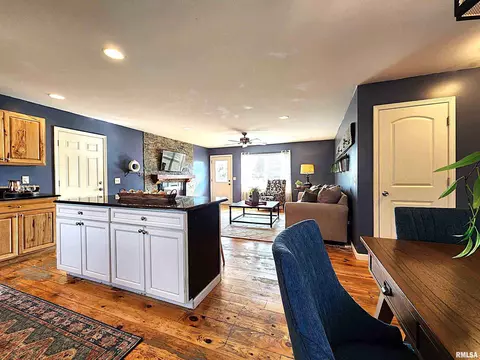 210 Bittersweet St, Payson, IL 62360 photo 8