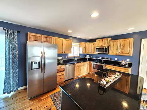 210 Bittersweet St, Payson, IL 62360 photo 4