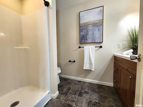 210 Bittersweet St, Payson, IL 62360 photo 12