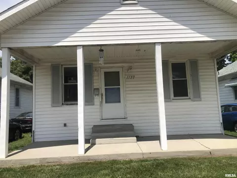 Exterior - 1137 E Oak, Springfield, IL 62703 photo 3 of 6