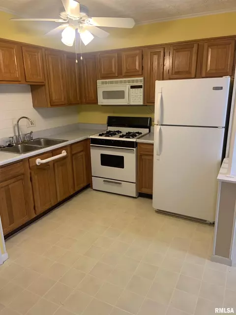 2545 W Monroe St, Springfield, IL 62704 photo 5