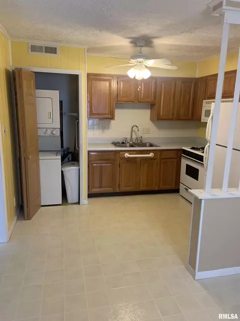 2545 W Monroe St, Springfield, IL 62704 photo 6