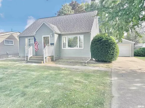 1282 Bridge Ave, Galesburg, IL 61401
