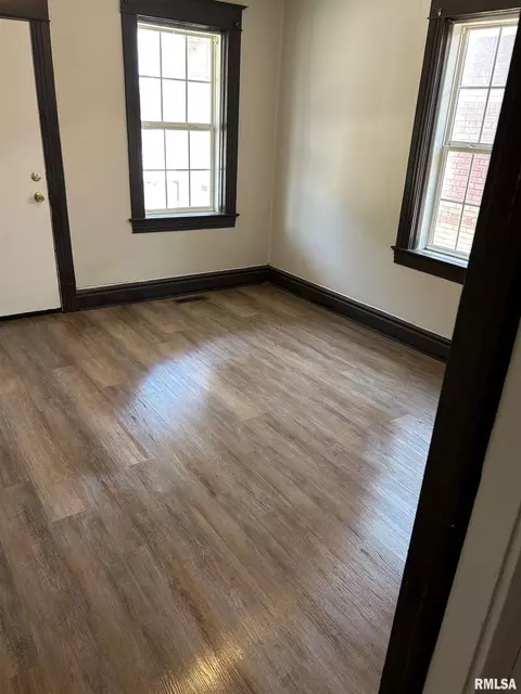 720 W North Grand Ave, Springfield, IL 62702 photo 11