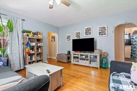 2408 S 6th St, Springfield, IL 62703 photo 7