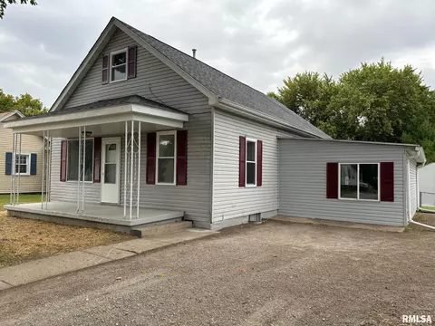 311 Washington St, Pawnee, IL 62558