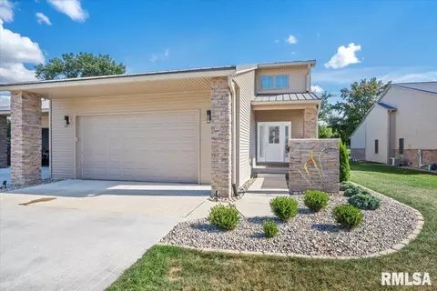 308 Harbor Point Pl, Springfield, IL 62712
