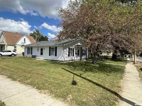 1511 Cummins Ave, Springfield, IL 62702 photo 2
