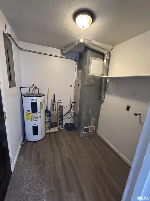 1511 Cummins Ave, Springfield, IL 62702 photo 4