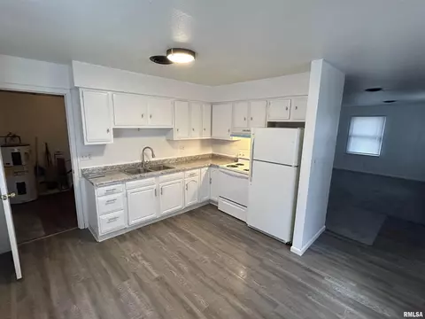1511 Cummins Ave, Springfield, IL 62702 photo 3