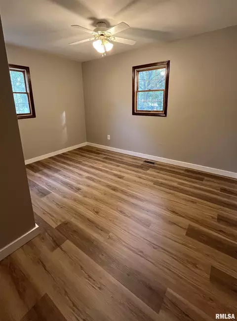 Bedroom - 8 Claire Dr, Springfield, IL 62702 photo 2 of 5