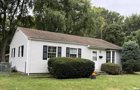 8 Claire Dr, Springfield, IL 62702