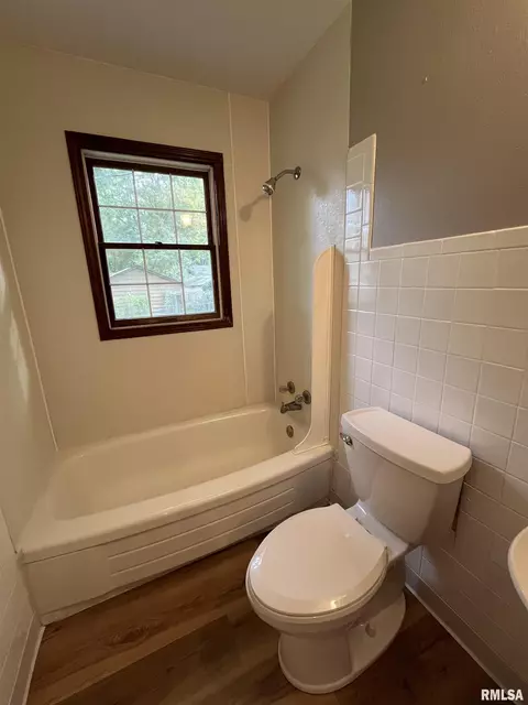 Bath - 8 Claire Dr, Springfield, IL 62702 photo 1 of 1