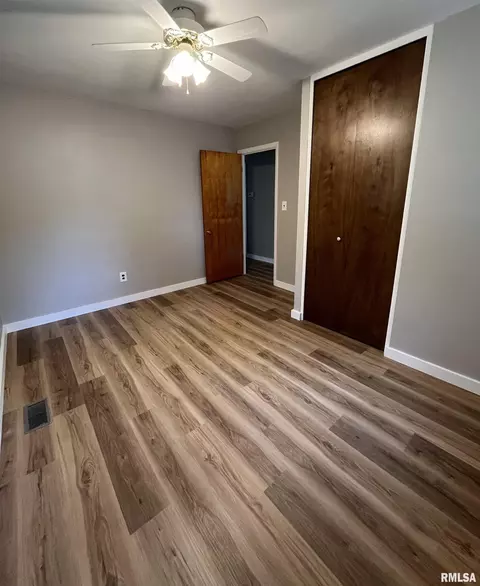 Bedroom - 8 Claire Dr, Springfield, IL 62702 photo 3 of 5