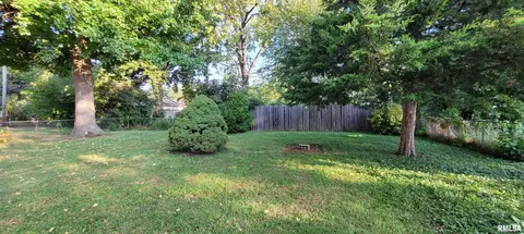 Exterior - 2361 E Converse Ave, Springfield, IL 62702 photo 6 of 9
