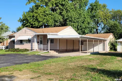 Exterior - 2361 E Converse Ave, Springfield, IL 62702 photo 1 of 9