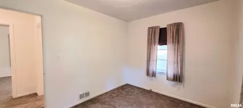 Bedroom - 2361 E Converse Ave, Springfield, IL 62702 photo 5 of 8